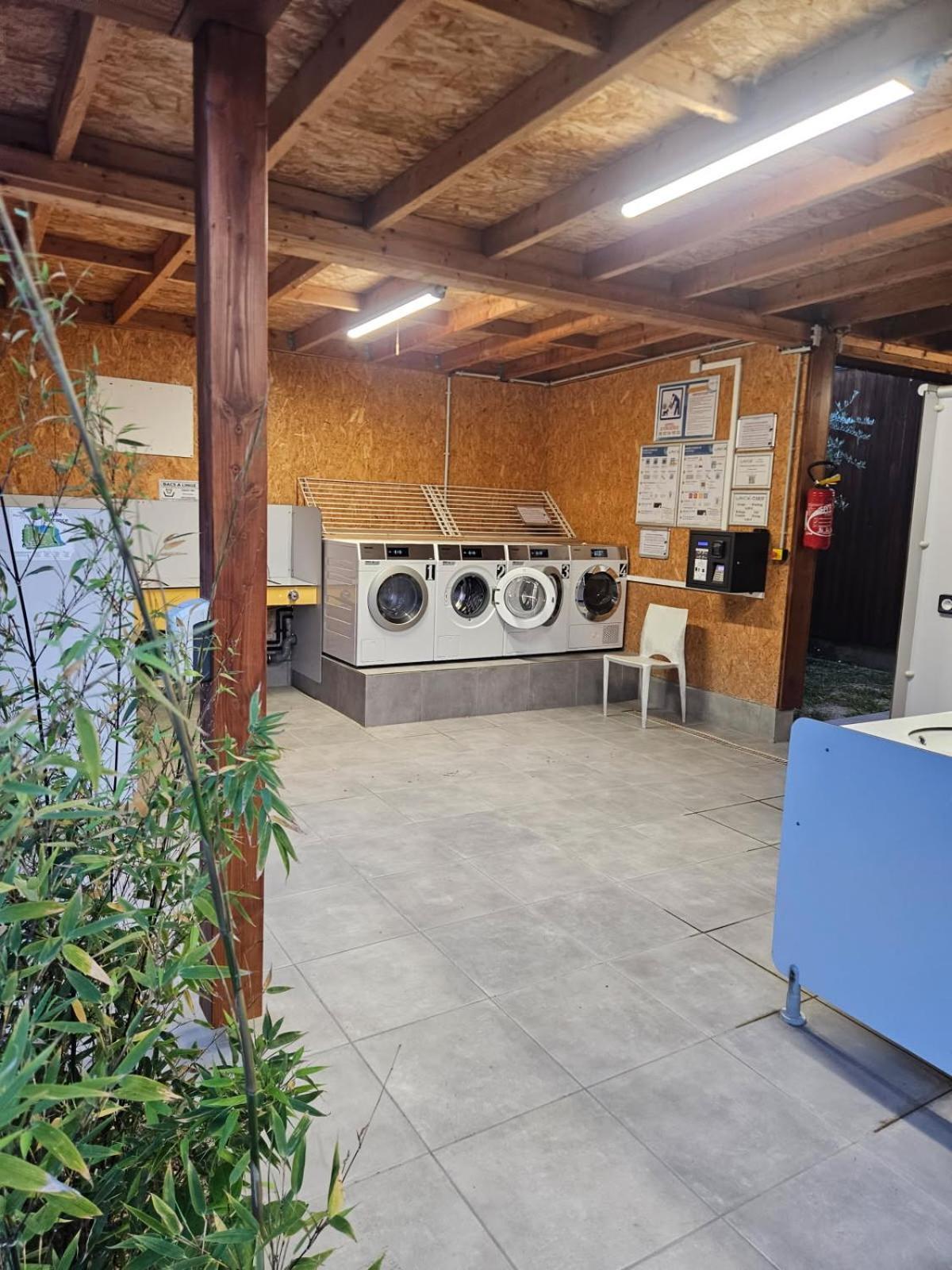 Mobil-Home 6 Personnes Chez Maylia Cadenet Extérieur photo